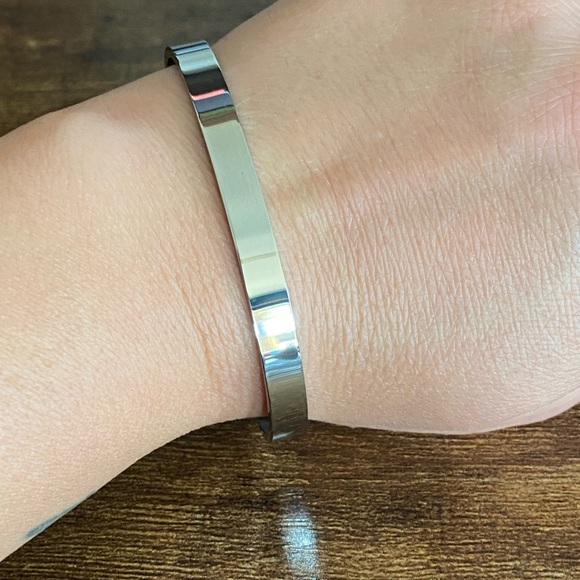 Cuff bracelet/ with arrow and inscription - Picture 6 of 7